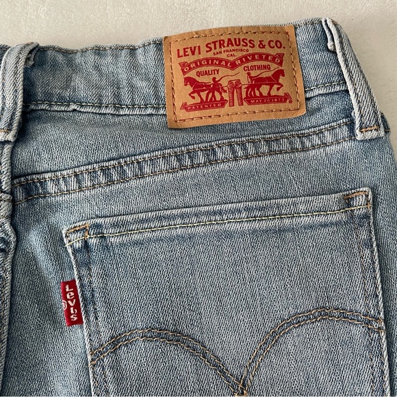 Levi’s 711 Skinny Jeans - Picture 4 of 5
